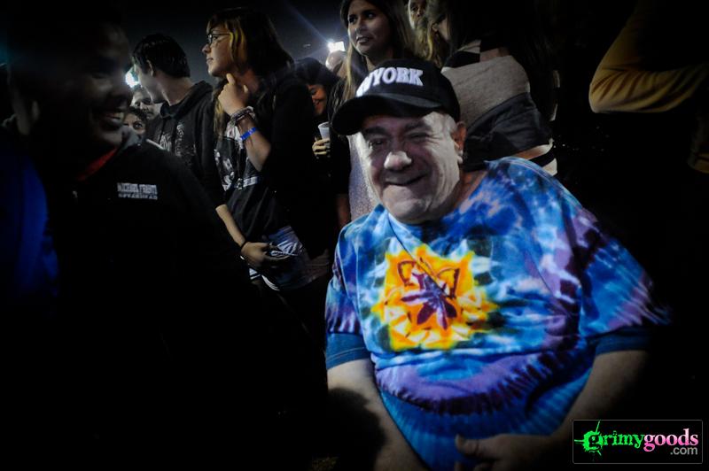 Concert crowd photos