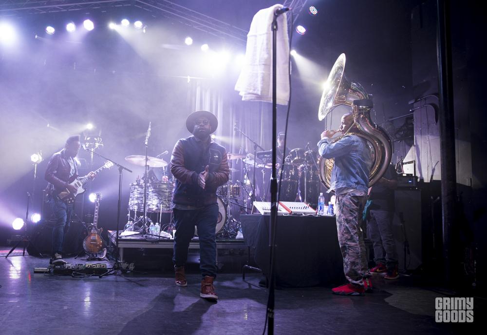 The Roots at the Observaogtry oc