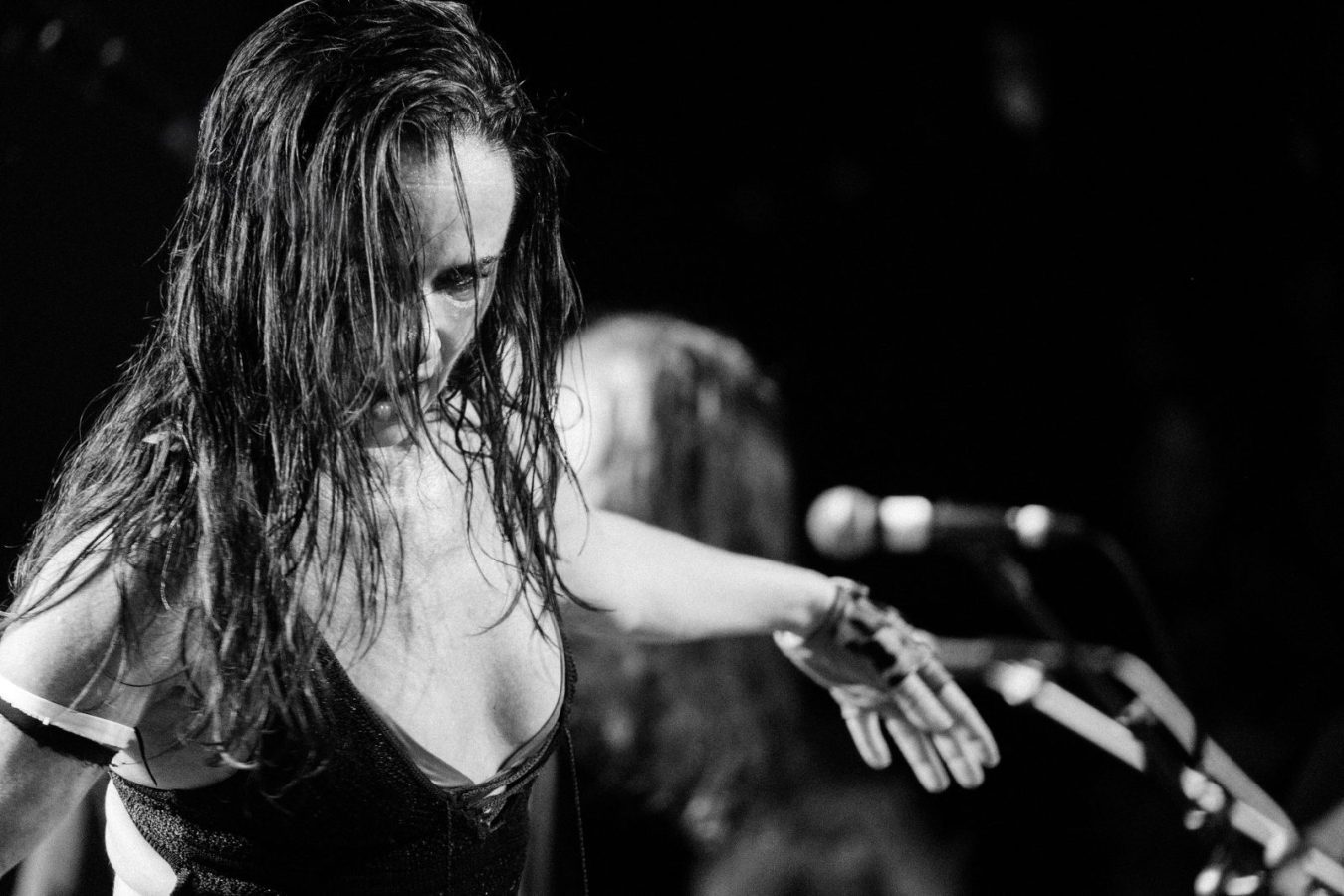 Juliette Lewis and The Licks at Teragram Ballroom, Feb. 28, 2024 shot by Bryan Olinger for Grimy Goods