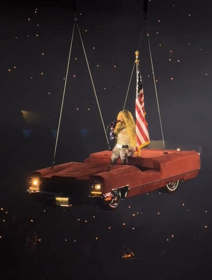 Watch Beyoncé cruise in the air at the Cowboy Carter Tour kick off in ...